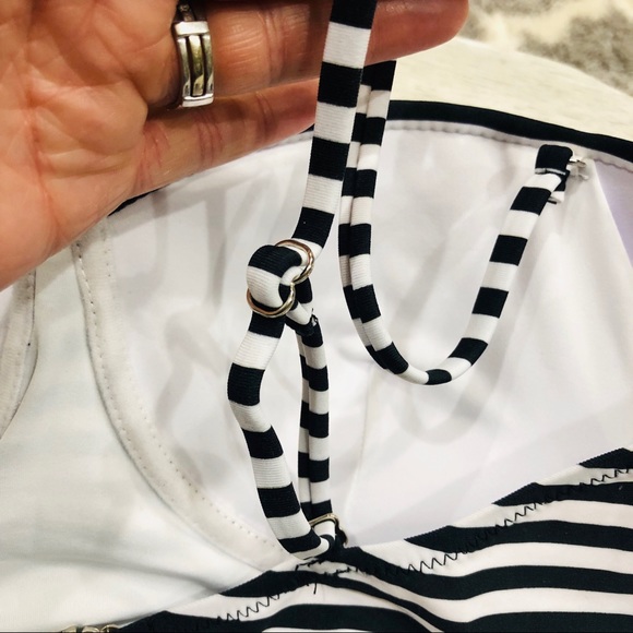 {NWT} Cupshe Bikini Top Black + White Padded SZ. L - Picture 5 of 8